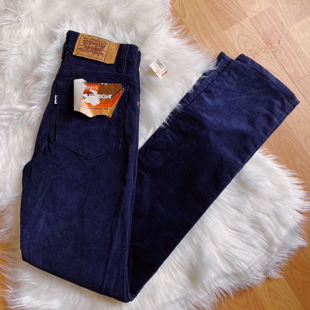 Deadstock Levi’s corduroy pants, navy blue XS